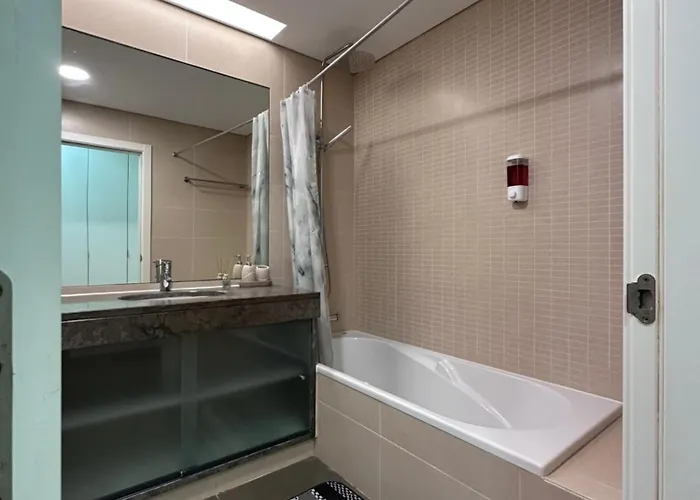 Апартаменты Heart Of Madeira Seaside